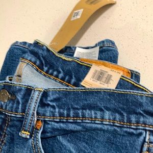 Levis Mens New with tags. Straight fit⭐️💙💙
